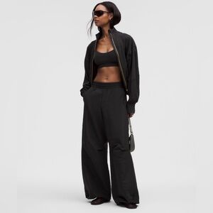 BNWT Lululemon Crinkle Nylon Relaxed Parachute Pant